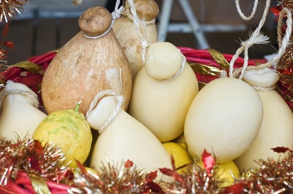 итальянские сыры: проволоне